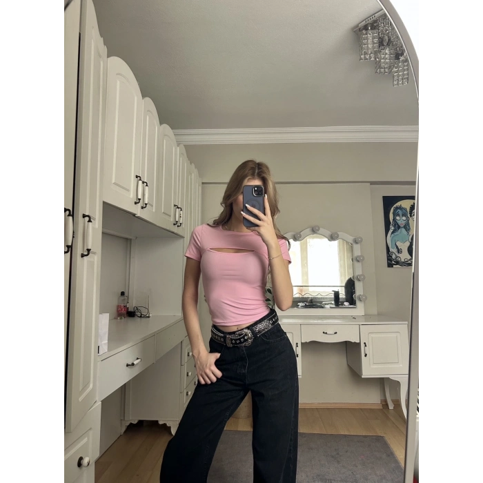 Pembe Pencere Detay Crop