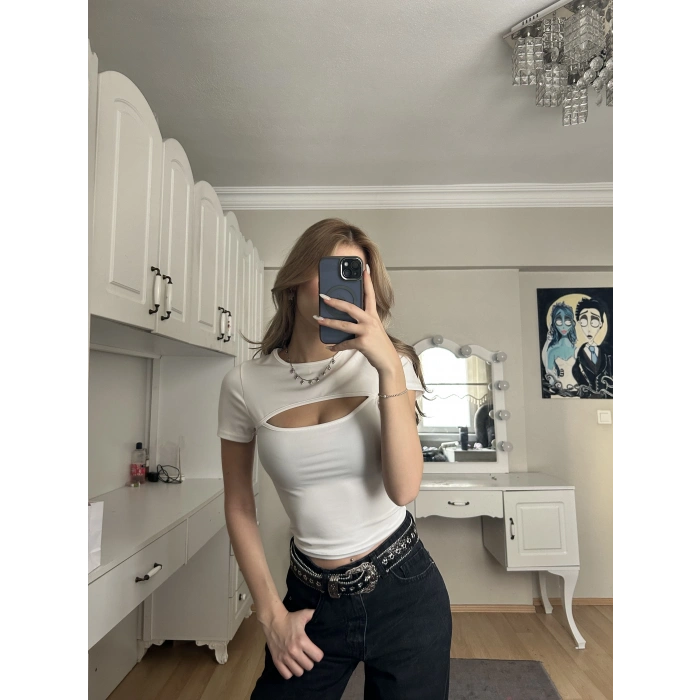 Beyaz Pencere Detay Crop