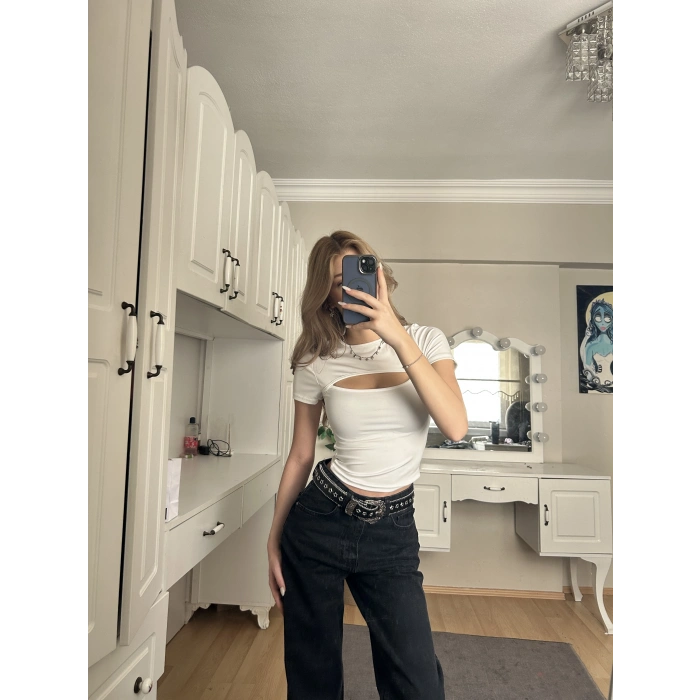 Beyaz Pencere Detay Crop