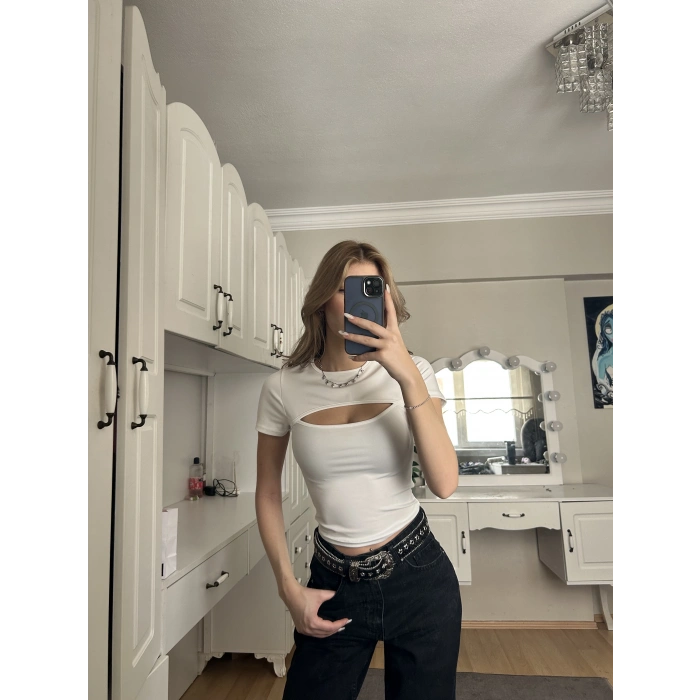 Beyaz Pencere Detay Crop