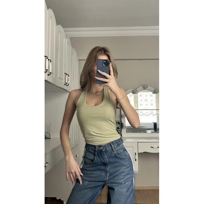 Yeşil Boyundan Geçirmeli Crop