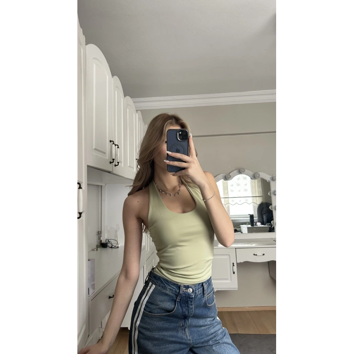 Yeşil Boyundan Geçirmeli Crop