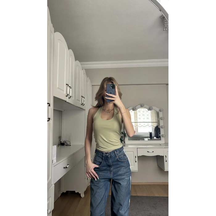 Yeşil Boyundan Geçirmeli Crop