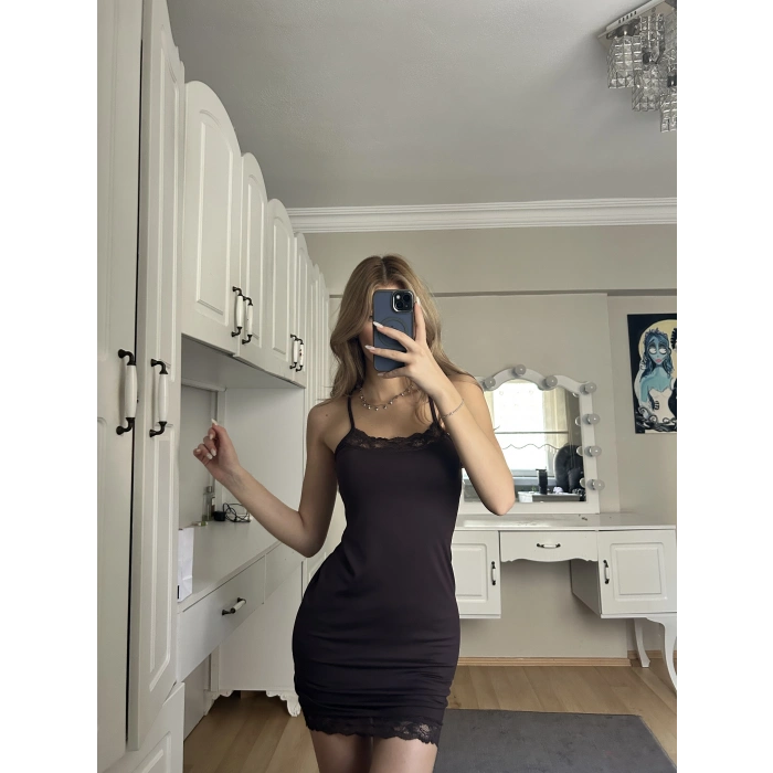 Kahverengi Askılı Dantelli Elbise