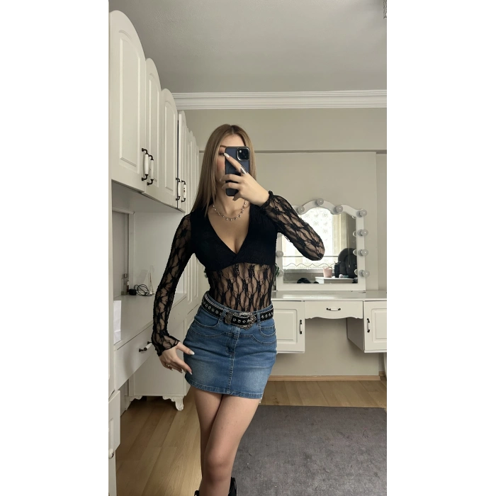 Siyah Dantel Detay Bodysuit