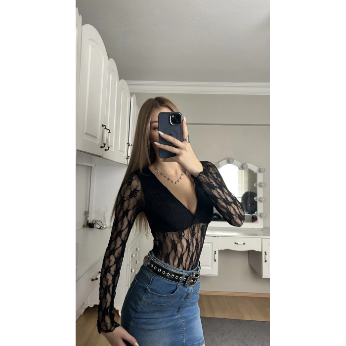Siyah Dantel Detay Bodysuit
