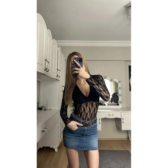 Siyah Dantel Detay Bodysuit