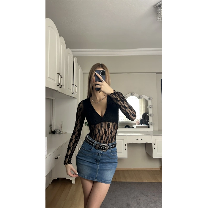 Siyah Dantel Detay Bodysuit
