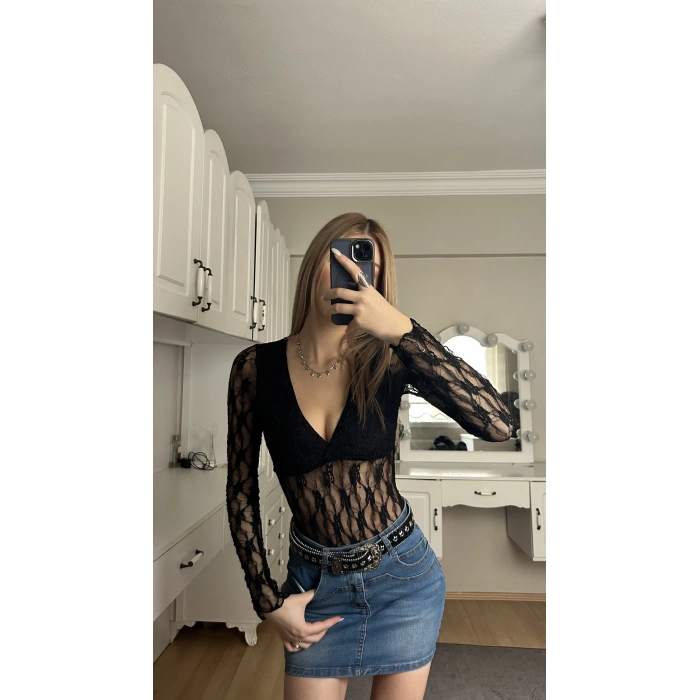 Siyah Dantel Detay Bodysuit