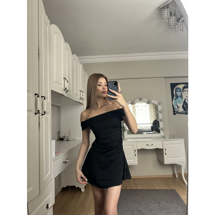 Siyah Madonna Yaka Drapeli Elbise