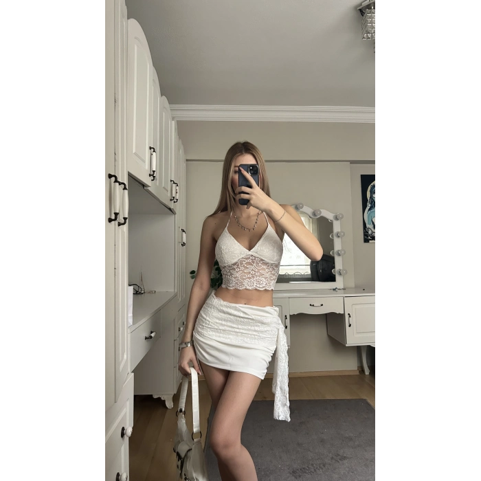 Beyaz Dantelli Büstiyer Etek Takım