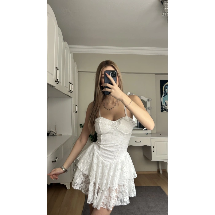 Beyaz Askılı Sırt Detay Prenses Elbise