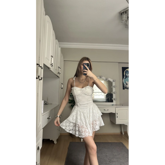 Beyaz Askılı Sırt Detay Prenses Elbise