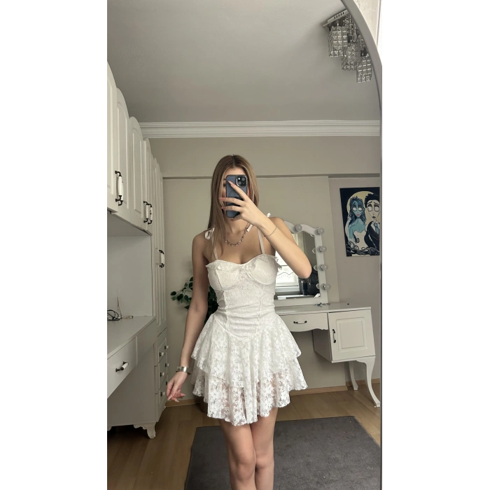 Beyaz Askılı Sırt Detay Prenses Elbise