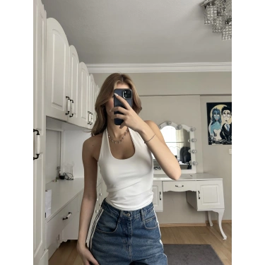 Beyaz Boyundan Geçirmeli Crop