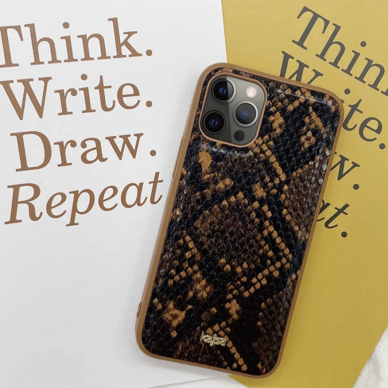 More TR Apple iPhone 12 Kılıf Kajsa Glamorous Serisi Snake Pattern Kapak