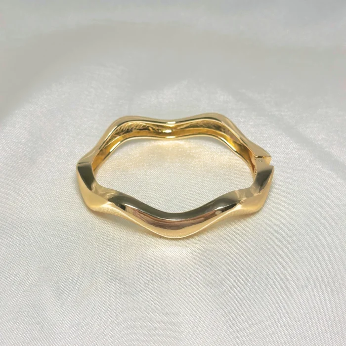 Dalgalı Şık Kelepçe Gold