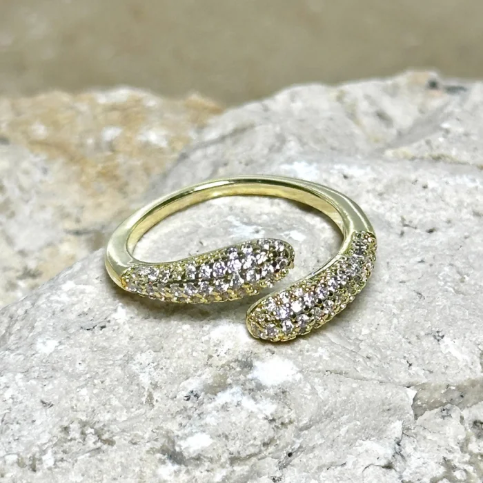 Damla Sarmalı Taşlı Gold Yüzük