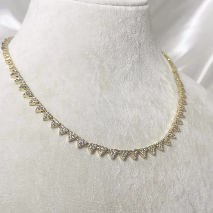 VIP Seri Zirkon Taşlı Üçgen Kolye Gold