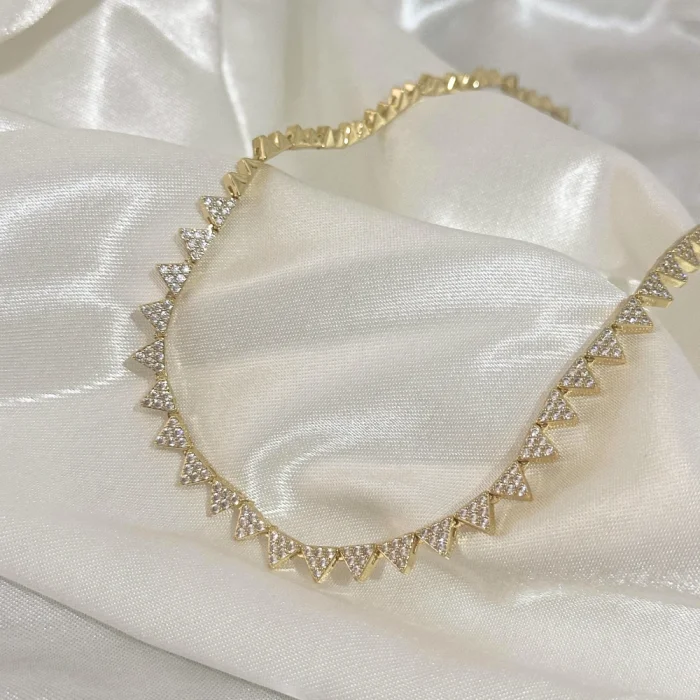 VIP Seri Zirkon Taşlı Üçgen Kolye Gold