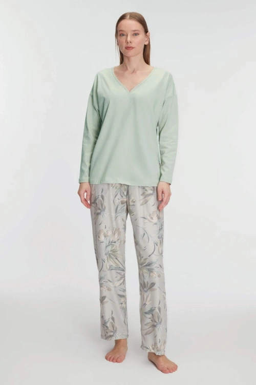 Yeşil V yaka pijama takımı