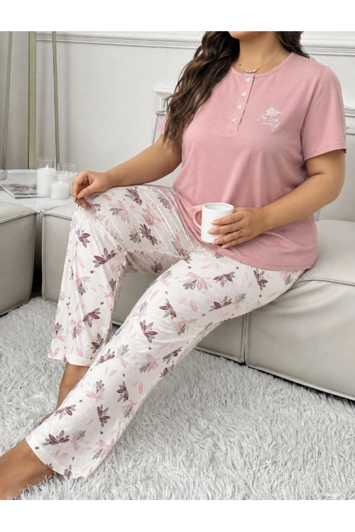 Büyük beden pembe çiçek desenli üç düğmeli %100 pamuk kadın pijama takımı