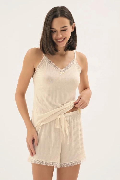 İnce Askılı Fitilli Şortlu Pijama takımı Ekru