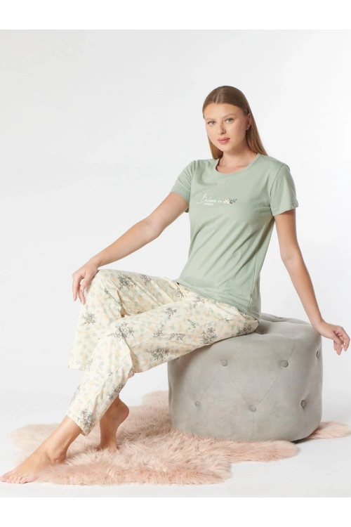Kadın kısa kollu altı uzun yeşil pijama takımı