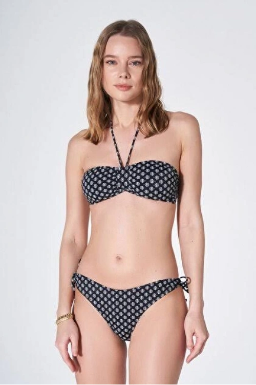 Siyah desenli straplez boyundan bağlamalı bikini takımı