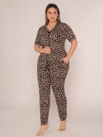 Büyük beden leopar desenli önden düğmeli %100 pamuk kadın pijama takımı