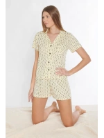 Kadın kısa kollu şortlu kalpli sarı  pijama takımı