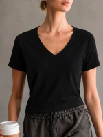 Kadın V yaka Siyah T-shirt %100 pamuk
