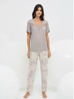 Kısa kollu altı uzun dantel detaylı pijama takımı