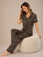 Leopar desenli önden düğmeli pijama takımı
