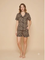 Leopar desenli önden düğmeli şortlu pijama takımı