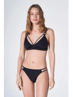 Siyah bikini takımı
