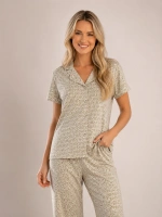 Yeşil Çiçek desenli önden düğmeli kısa kollu altı uzun kadın pijama takımı