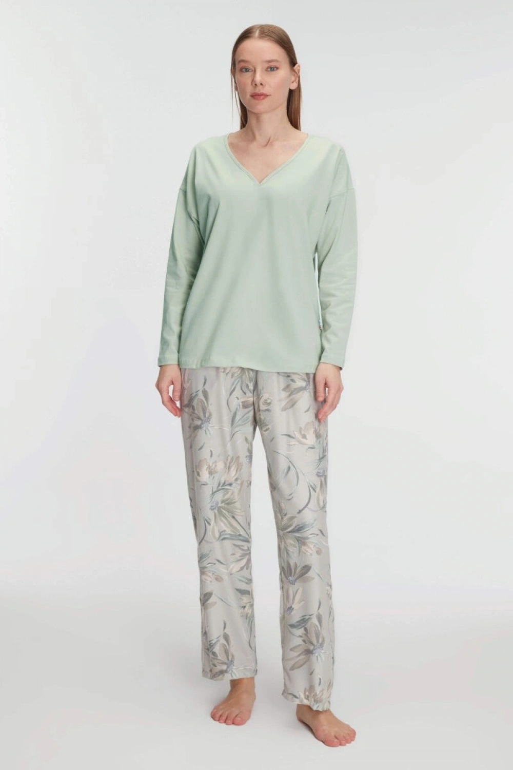 Yeşil V yaka pijama takımı