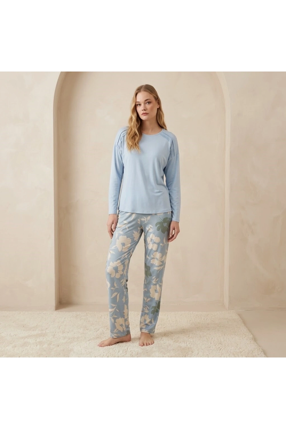 Bebe mavisi çiçek desenli pijama takımı