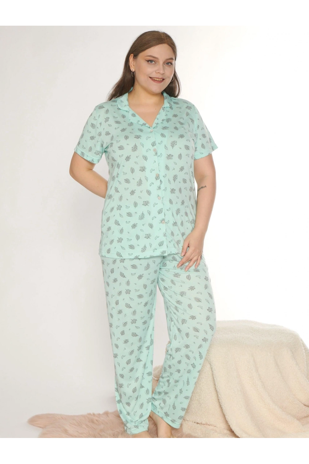 Büyük beden kadın yaprak desenli su yeşili önden düğmeli pijama takımı