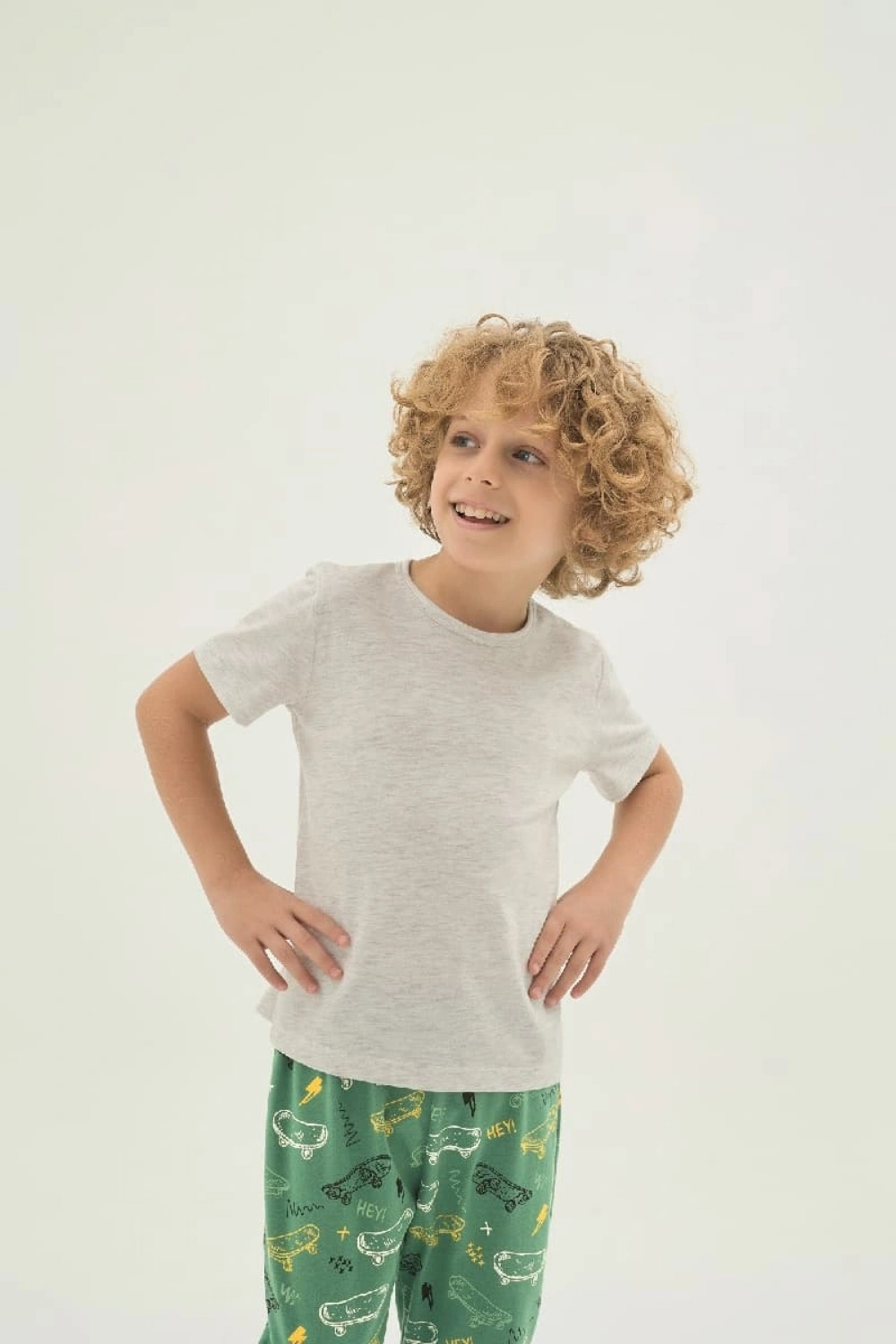 Erkek Çocuk kaykay desenli Pijama Takım