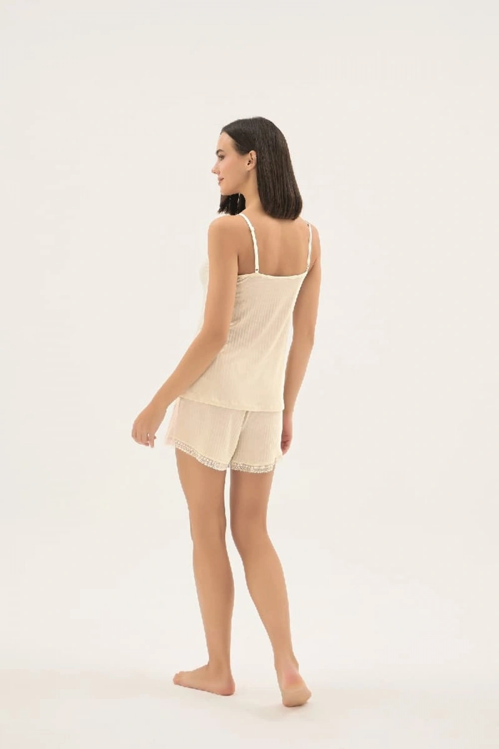 İnce Askılı Fitilli Şortlu Pijama takımı Ekru