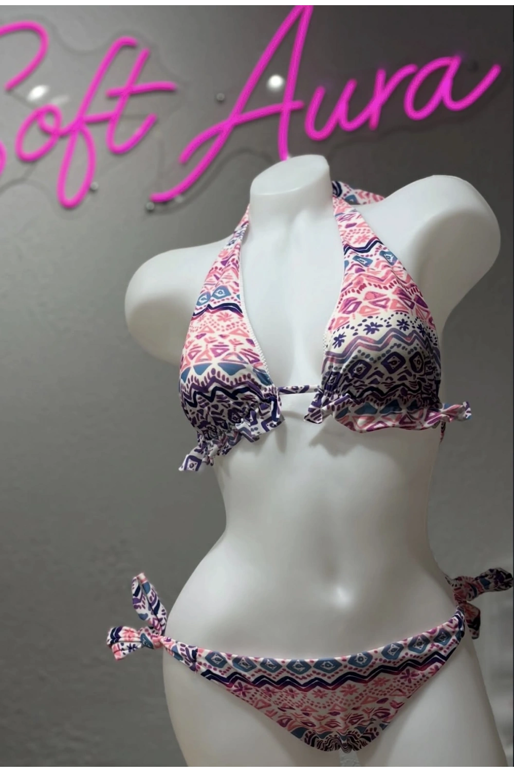 Kadın desenli bikini takımı