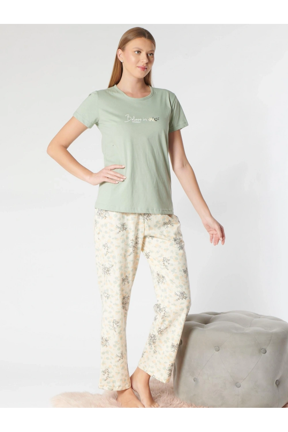 Kadın kısa kollu altı uzun yeşil pijama takımı