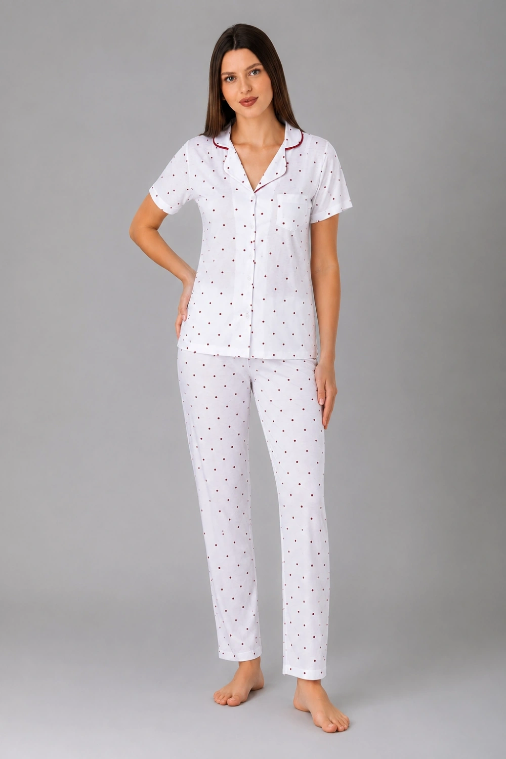 Kadın komple düğmeli beyaz bordo  benek detaylı pijama takımı
