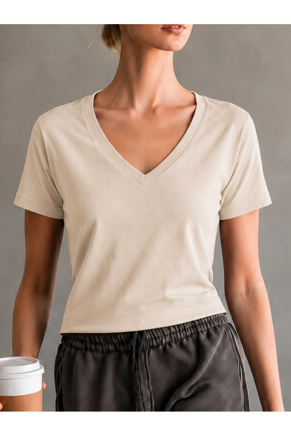 Kadın V yaka Bej T-shirt %100 pamuk