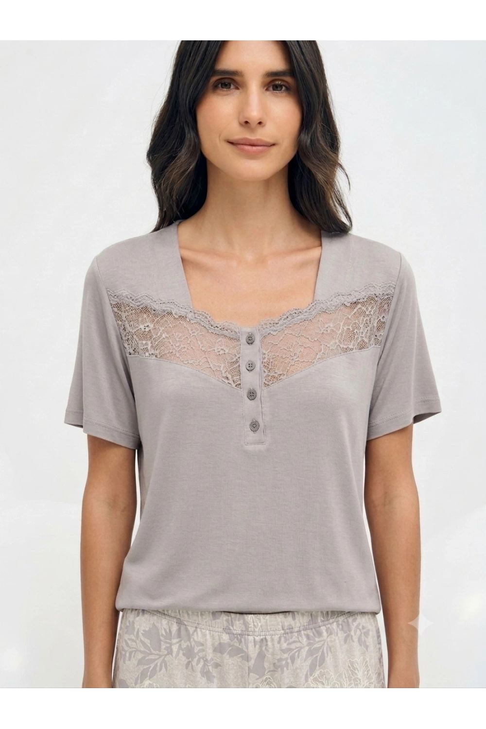 Kısa kollu altı uzun dantel detaylı pijama takımı
