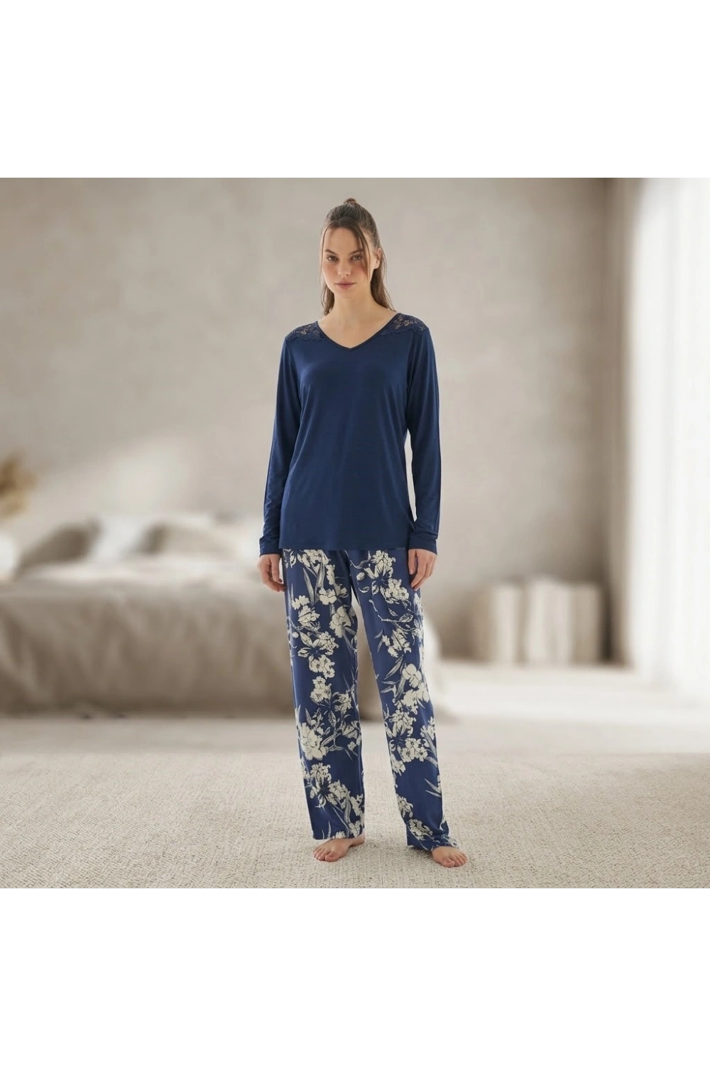 Lacivert dantel detaylı pijama takımı