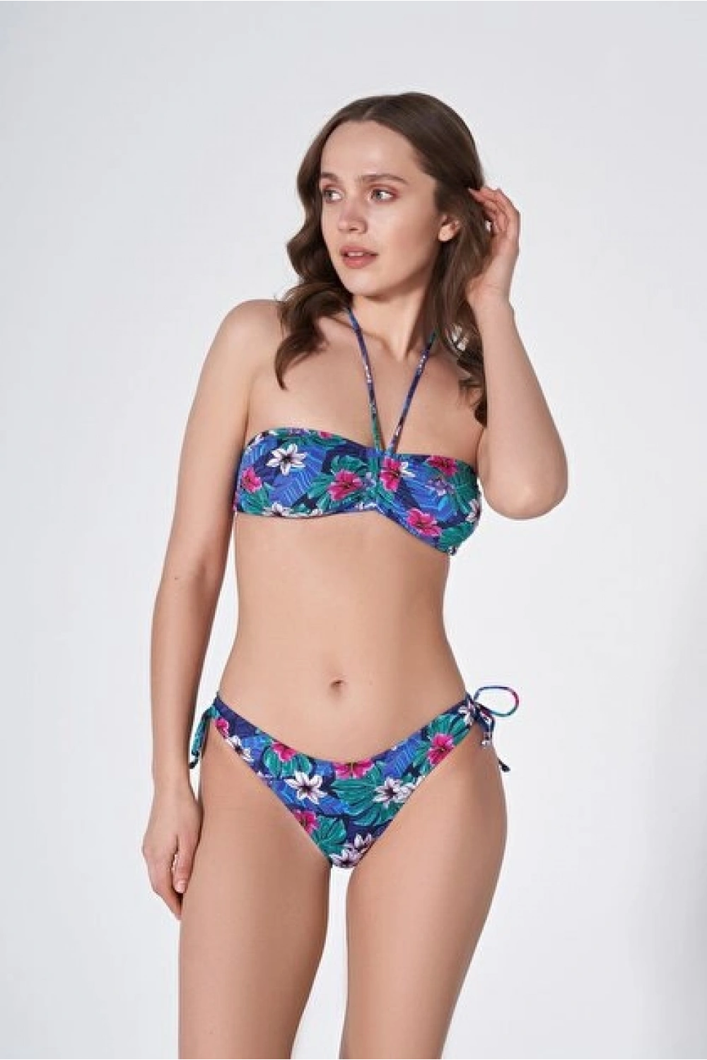 Mavi Çiçek desenli boyundan bağlamanız straplez bikini takımı