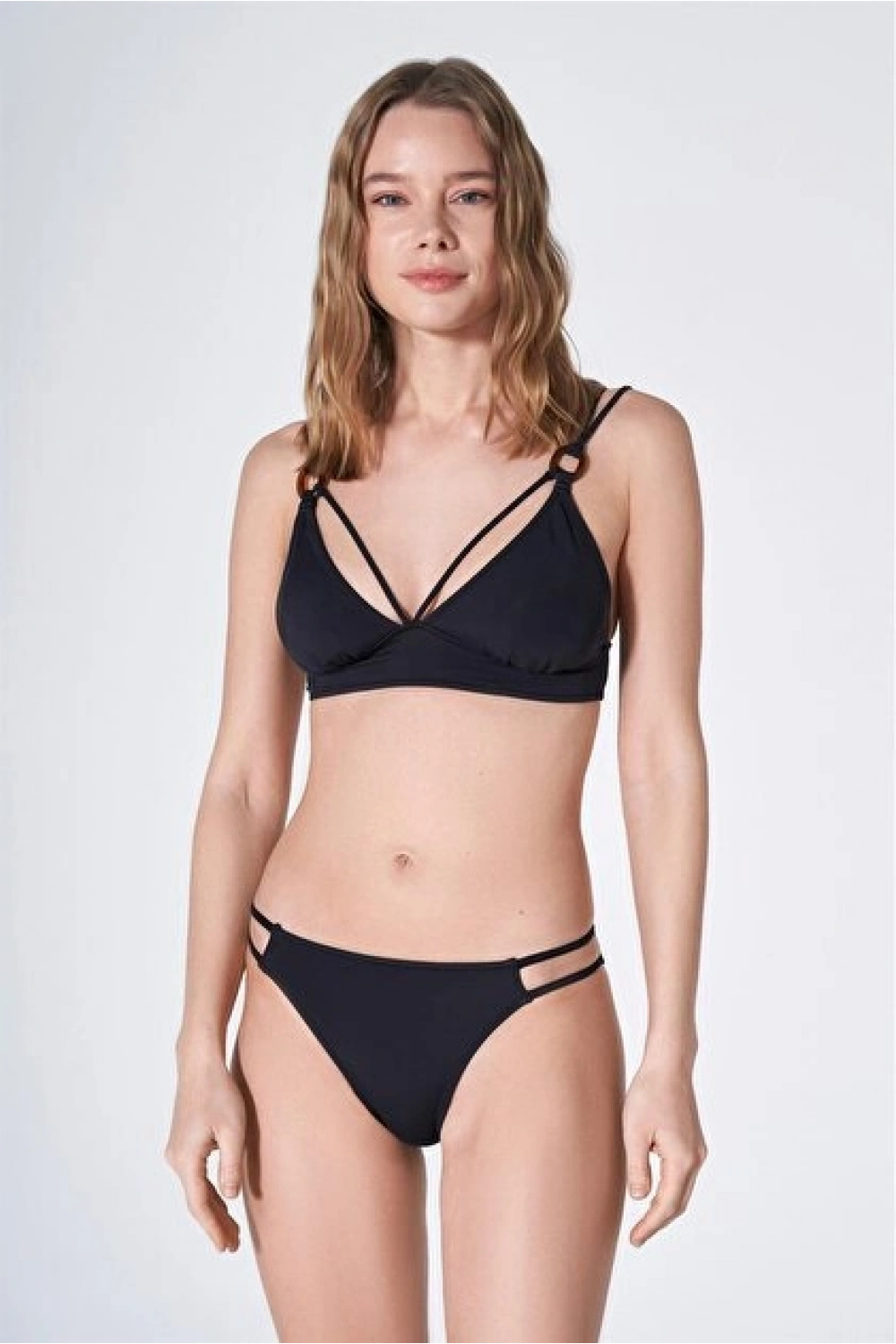 Siyah bikini takımı